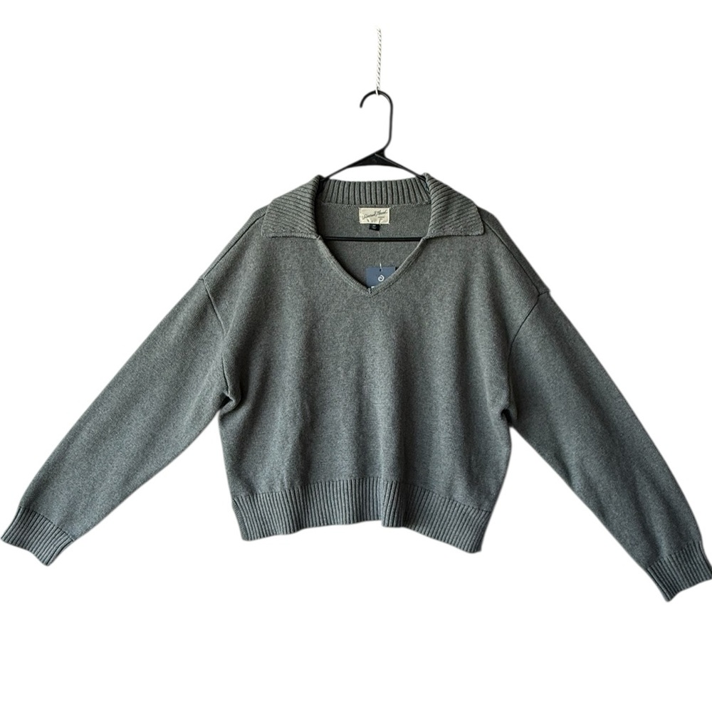 ✨2 for 1✨ Gray Cotton V-Neck Collared Sweater - Picture 2 of 6